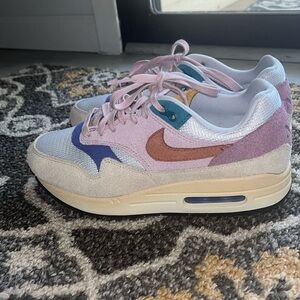 Nike Air Max 1'87 Premium
Women's Shoes